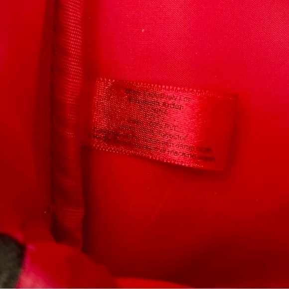 ELIZABETH ARDEN, NWOT, RED TRAVEL, COSMETIC BAG. SNAKESKIN PATTERN. 11”W X 8”H - Picture 8 of 8